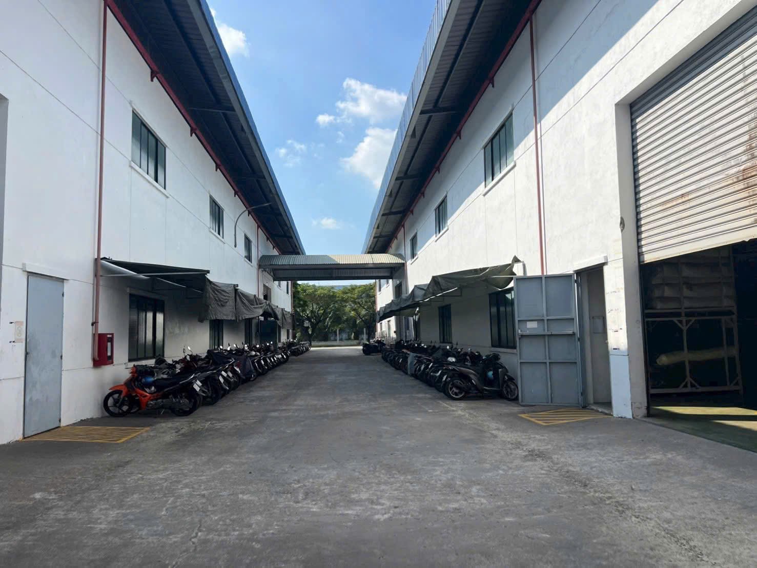 gen-h-z7362715477604_46485ef174debf03df4d7f319e084544