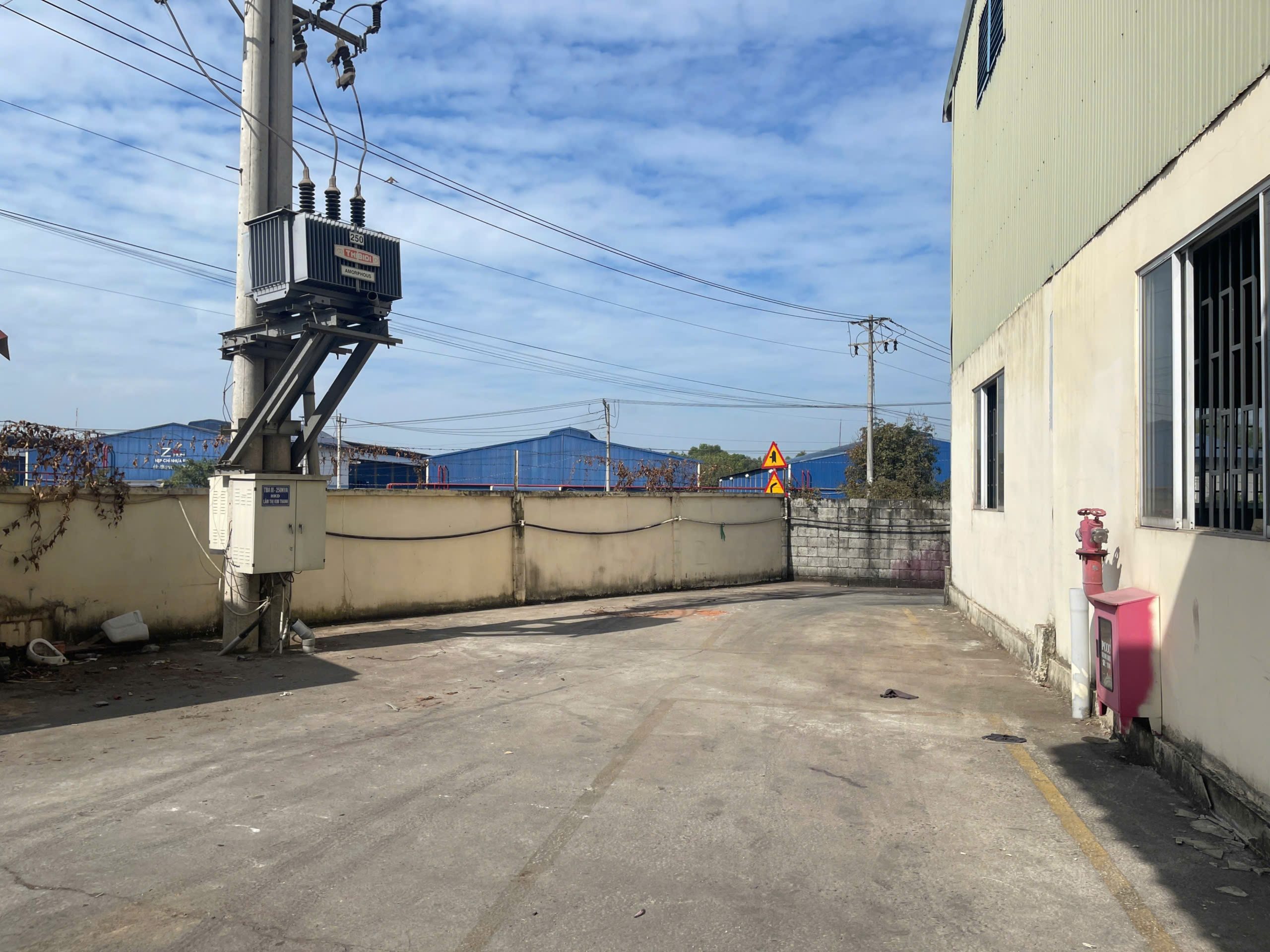 gen-h-z7408399672538_feafd190248bb14b4bb93a521b69783d